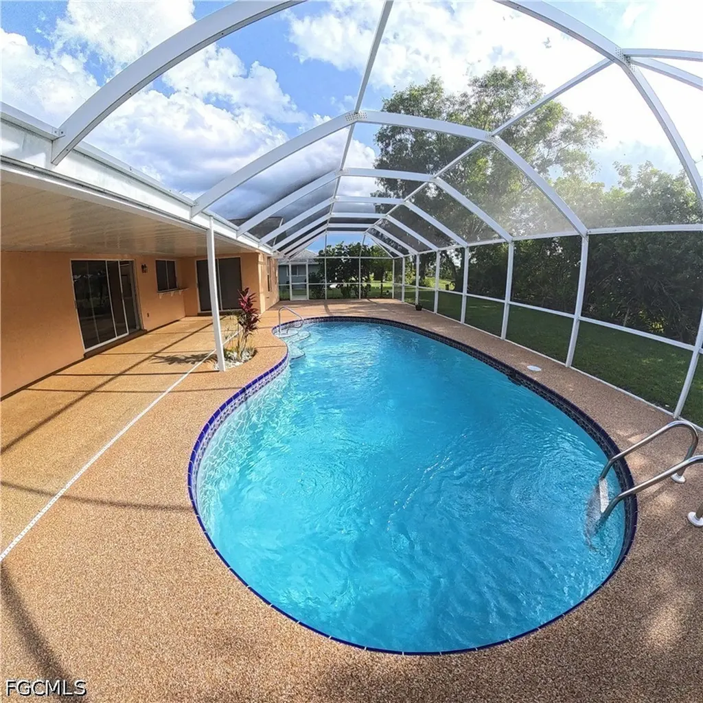 546 Whispering Wind Bend Lehigh Acres FL 33974