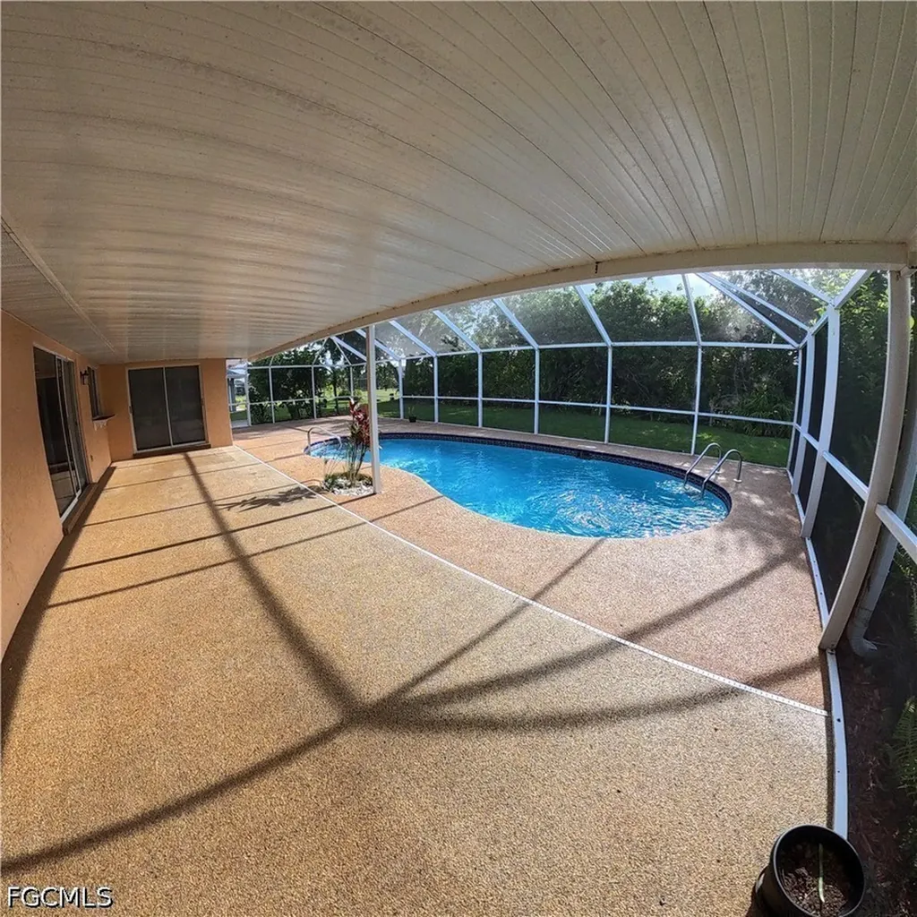 546 Whispering Wind Bend Lehigh Acres FL 33974