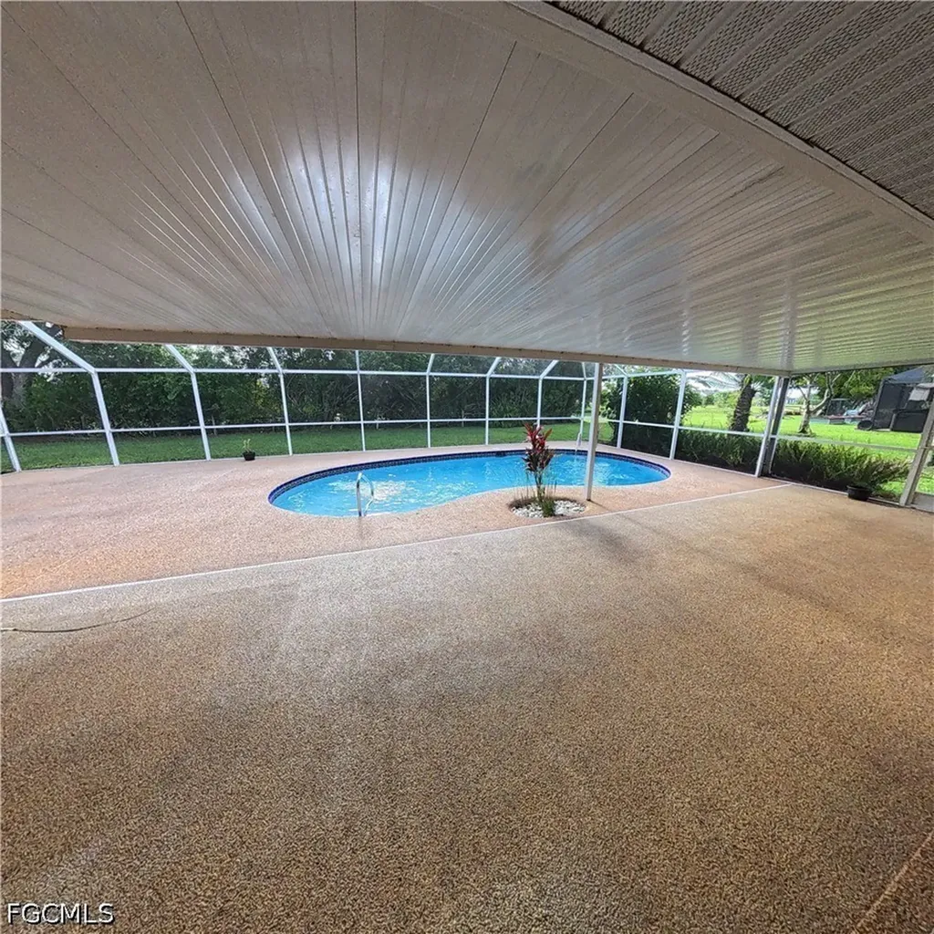 546 Whispering Wind Bend Lehigh Acres FL 33974