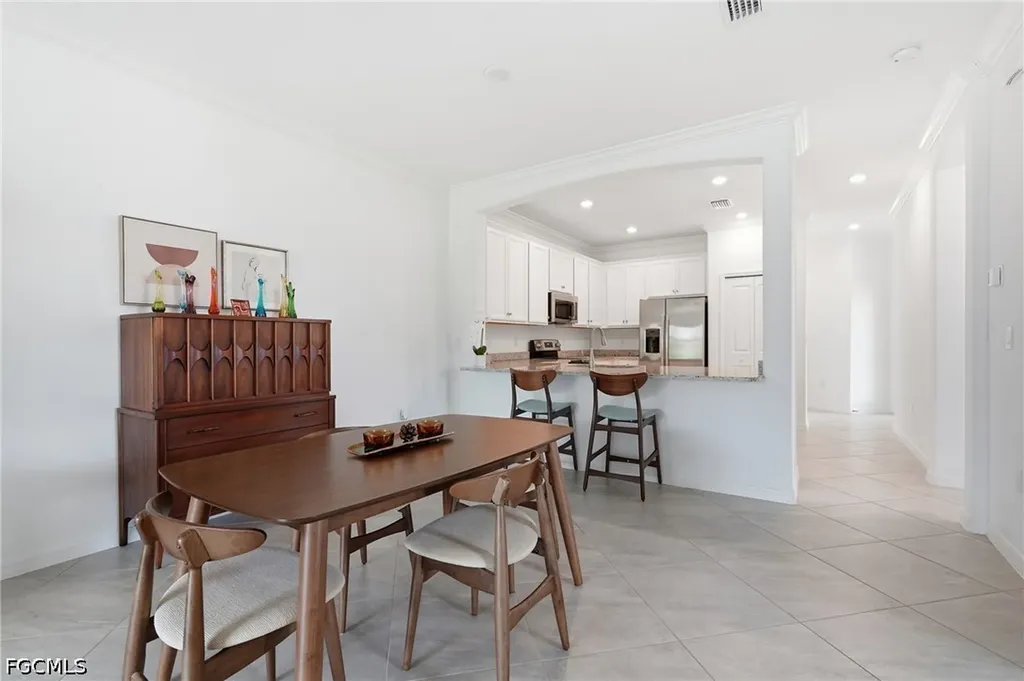 1689 Alameda Drive Naples FL 34120