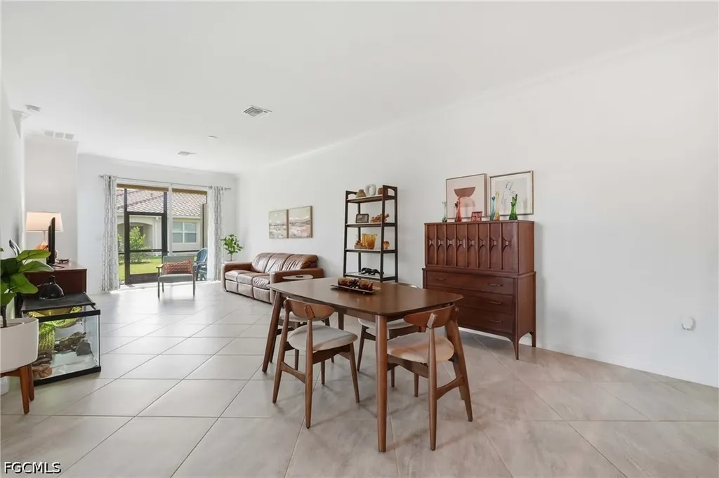 1689 Alameda Drive Naples FL 34120