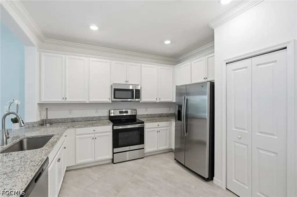 1689 Alameda Drive Naples FL 34120