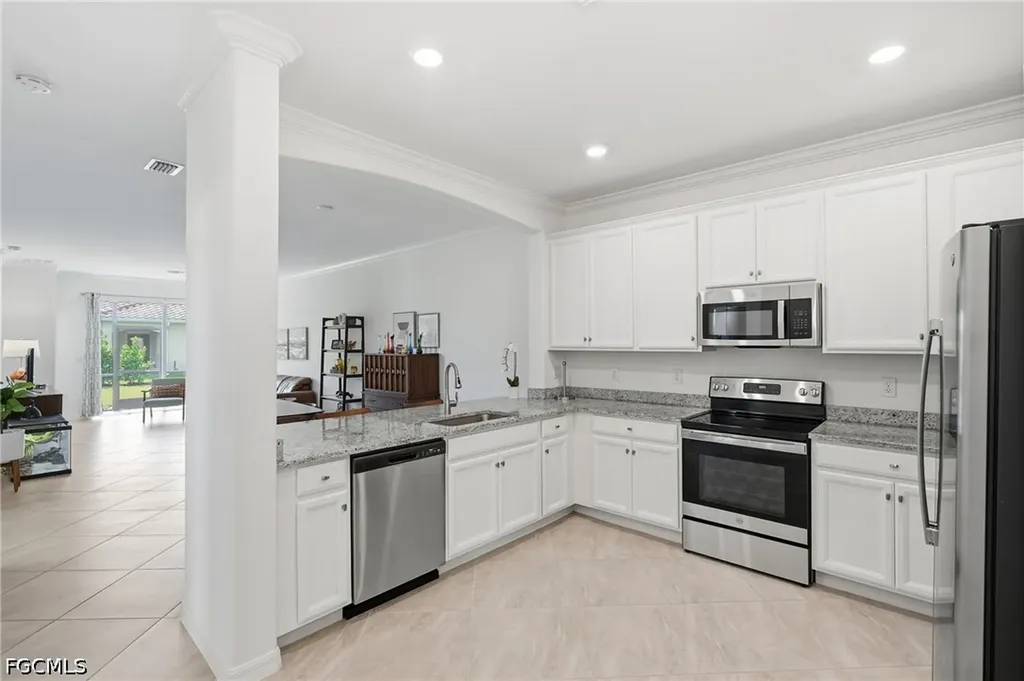 1689 Alameda Drive Naples FL 34120