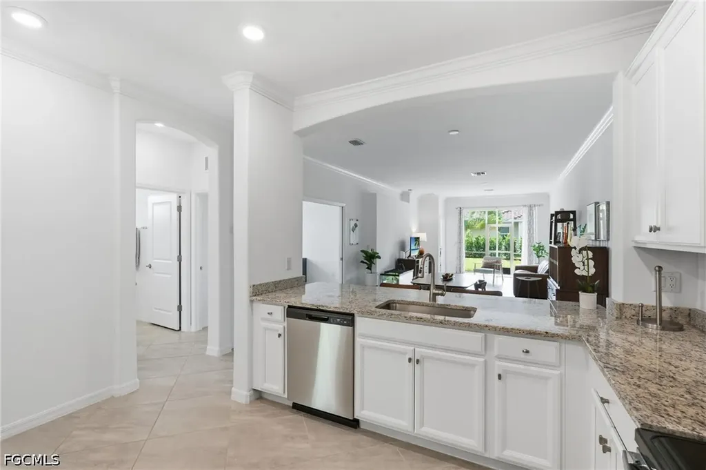 1689 Alameda Drive Naples FL 34120