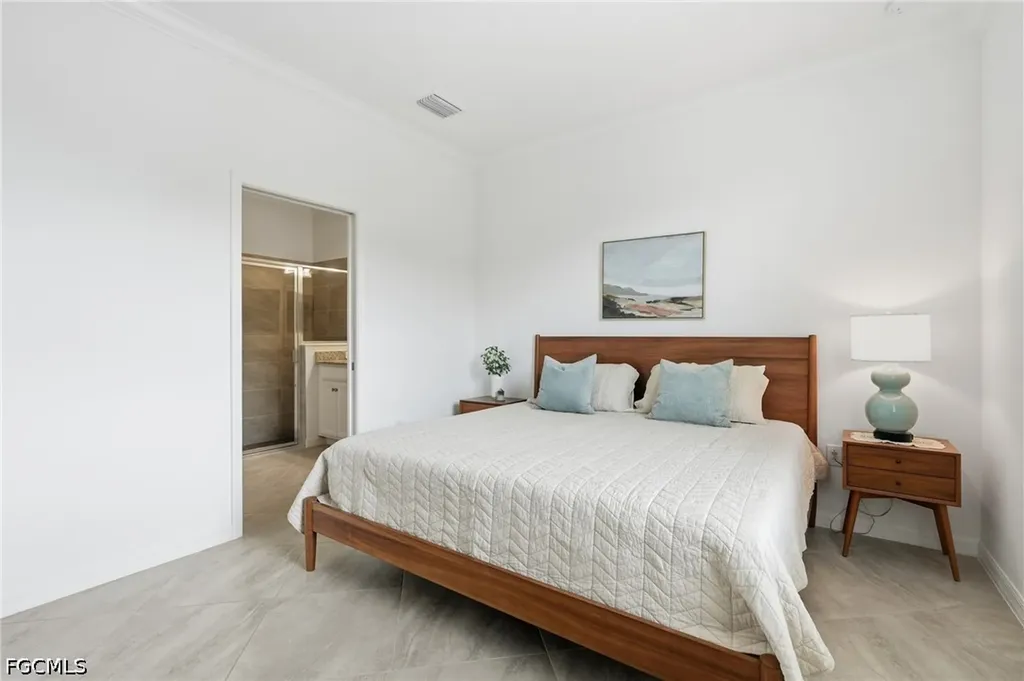 1689 Alameda Drive Naples FL 34120