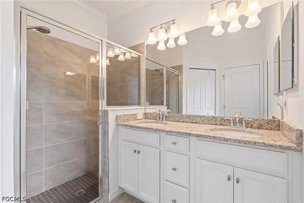 1689 Alameda Drive Naples FL 34120