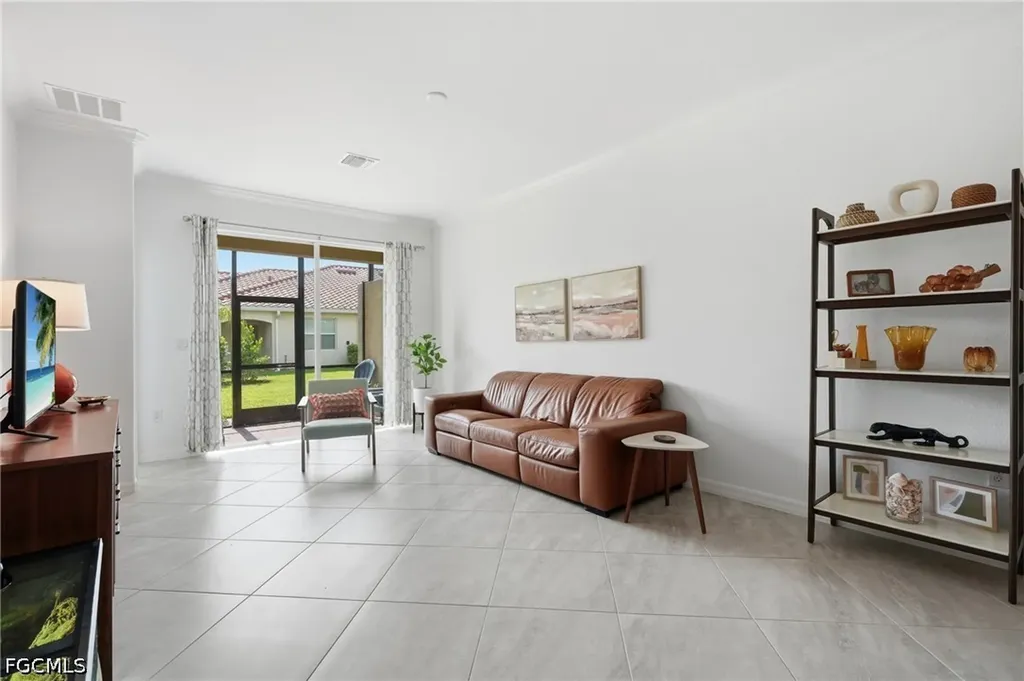 1689 Alameda Drive Naples FL 34120