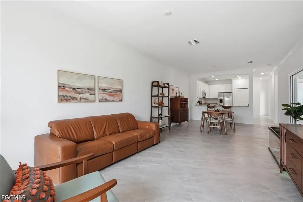 1689 Alameda Drive Naples FL 34120