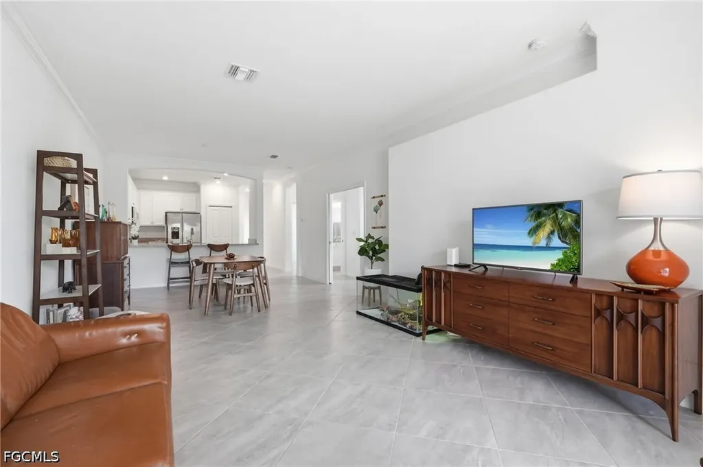1689 Alameda Drive Naples FL 34120