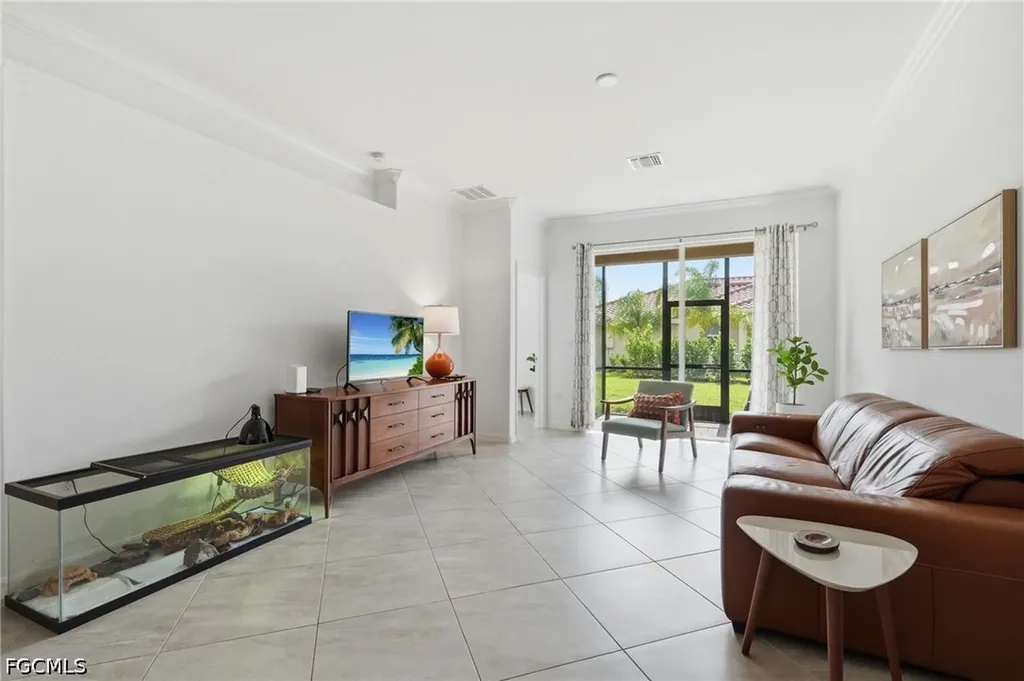 1689 Alameda Drive Naples FL 34120