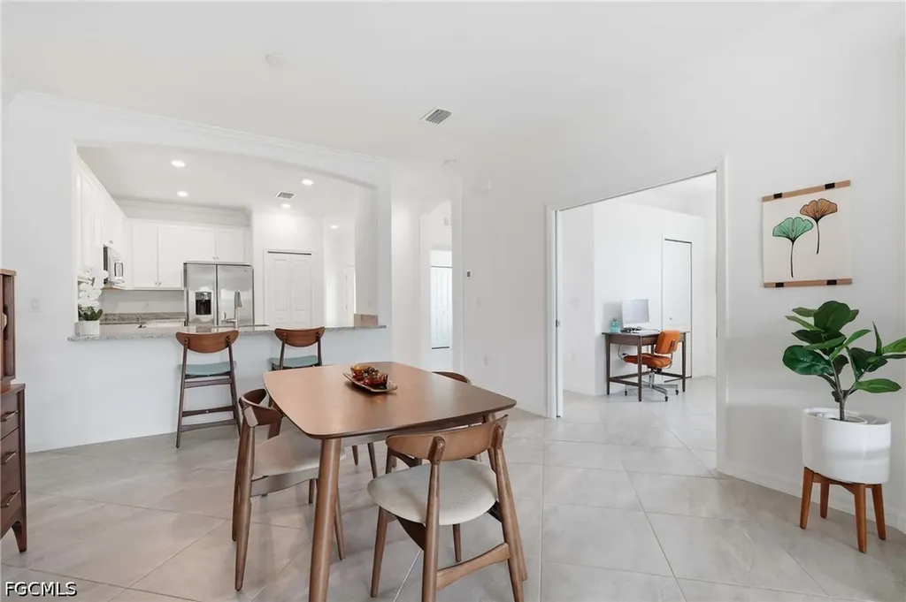 1689 Alameda Drive Naples FL 34120
