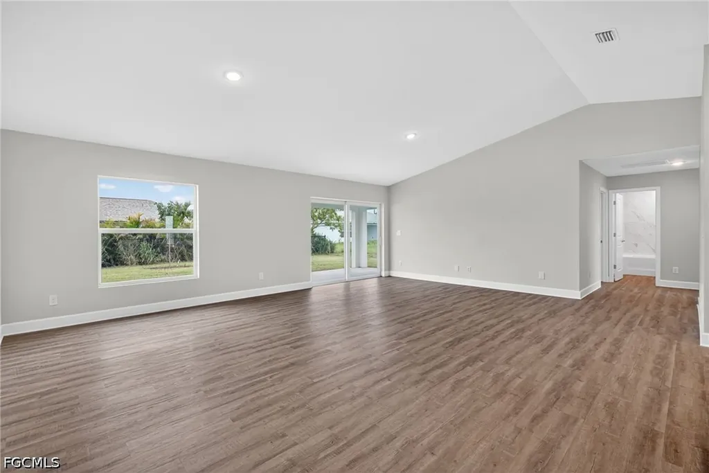 2714 NW 3rd Place Cape Coral FL 33993