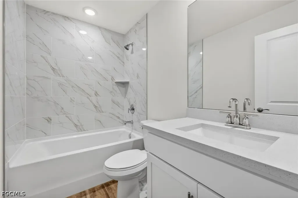 2714 NW 3rd Place Cape Coral FL 33993