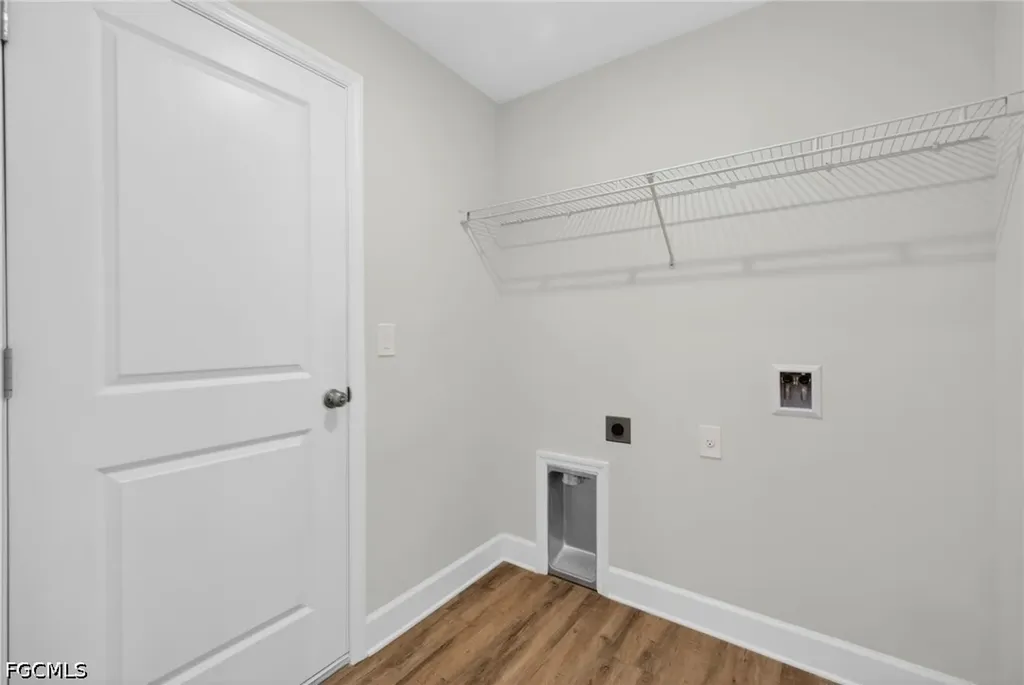 2714 NW 3rd Place Cape Coral FL 33993
