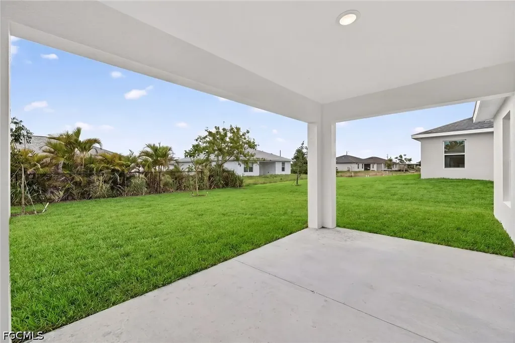 2714 NW 3rd Place Cape Coral FL 33993