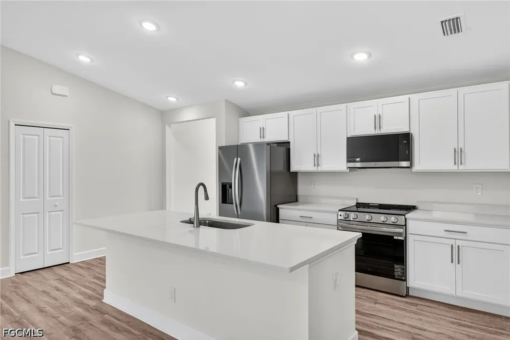 2714 NW 3rd Place Cape Coral FL 33993
