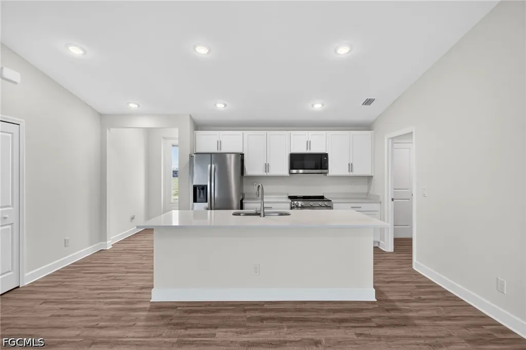 2714 NW 3rd Place Cape Coral FL 33993
