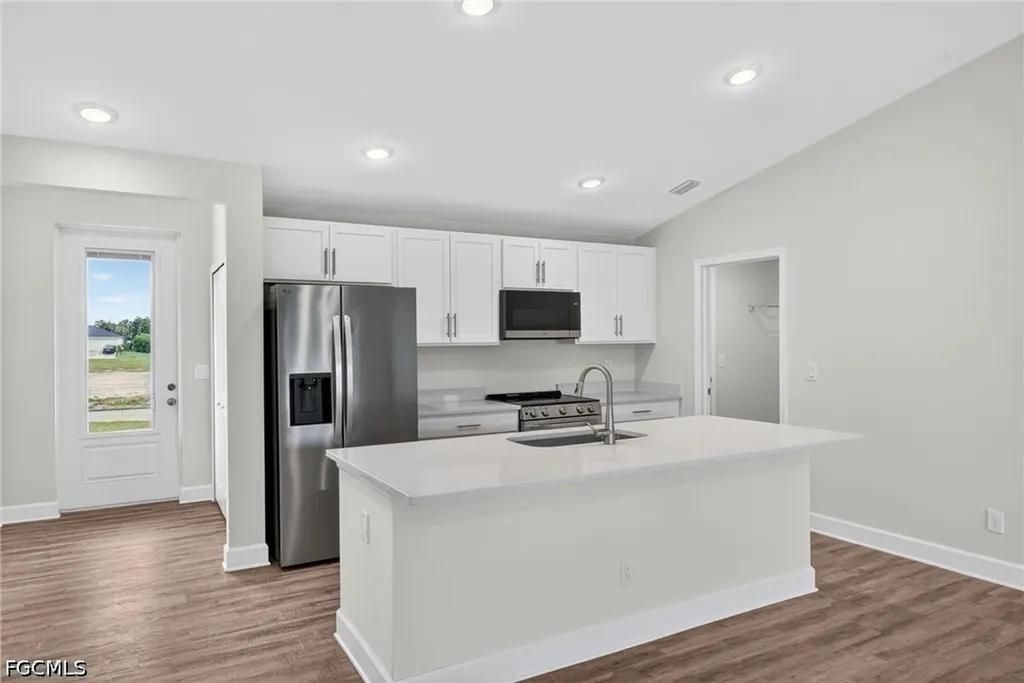 2714 NW 3rd Place Cape Coral FL 33993