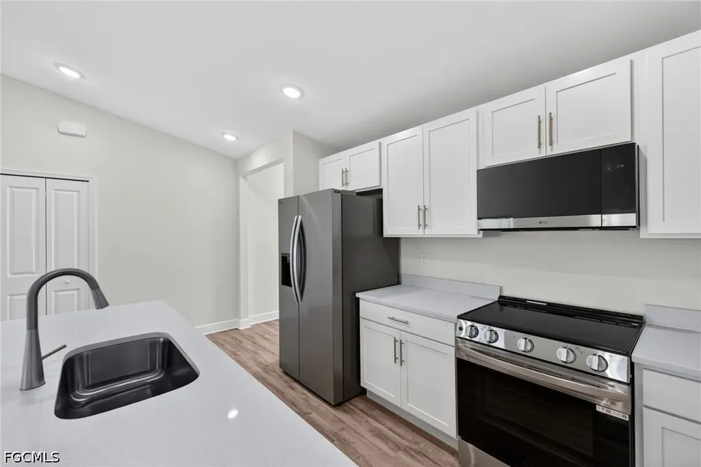 2714 NW 3rd Place Cape Coral FL 33993