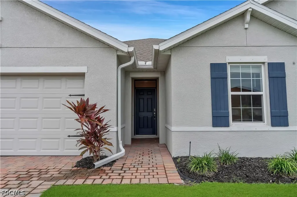 511 SW 26th Avenue Cape Coral FL 33991