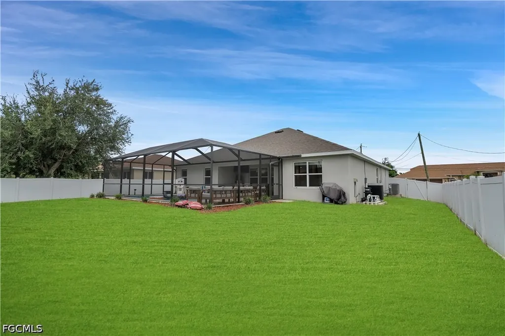 511 SW 26th Avenue Cape Coral FL 33991