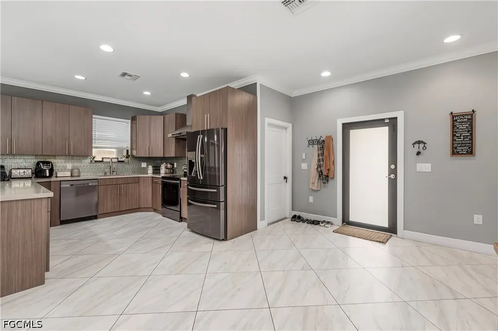 2360 Burton Avenue Fort Myers FL 33907