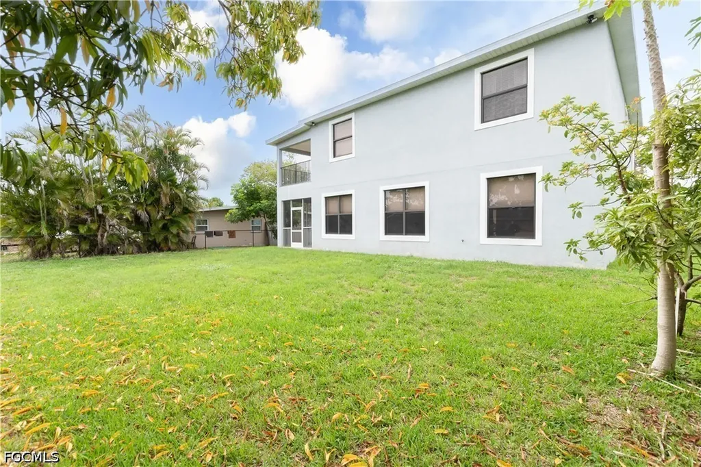 2360 Burton Avenue Fort Myers FL 33907