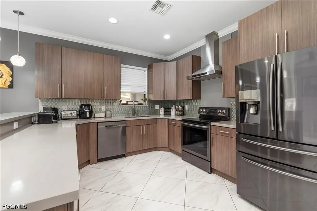 2360 Burton Avenue Fort Myers FL 33907