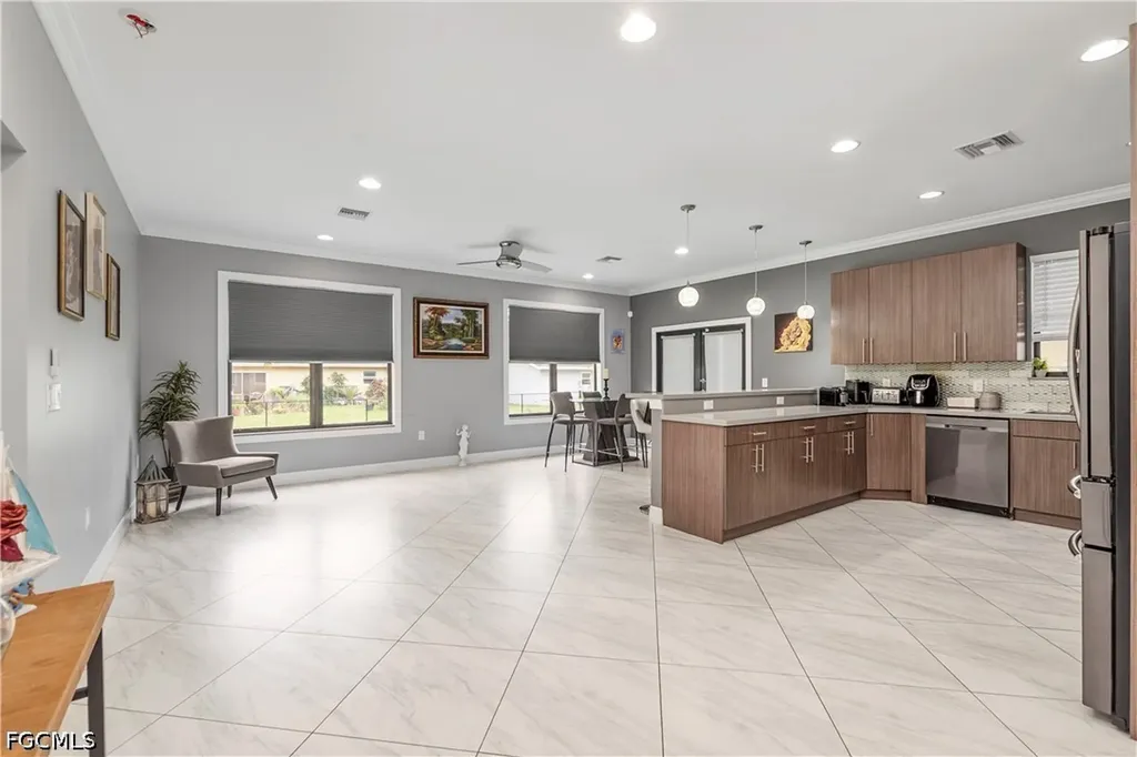 2360 Burton Avenue Fort Myers FL 33907