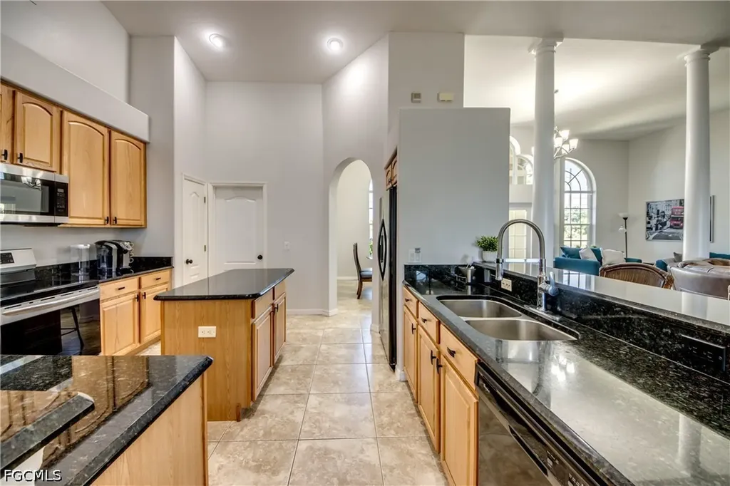 2319 NE 19th Street Cape Coral FL 33909