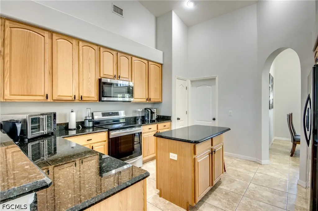 2319 NE 19th Street Cape Coral FL 33909