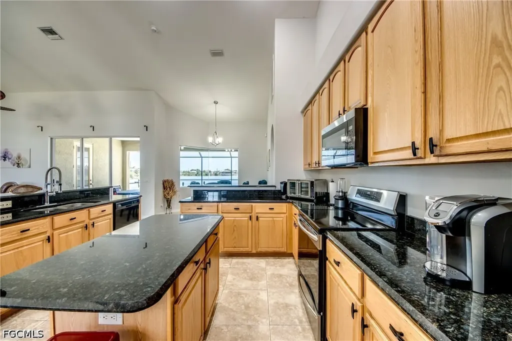 2319 NE 19th Street Cape Coral FL 33909