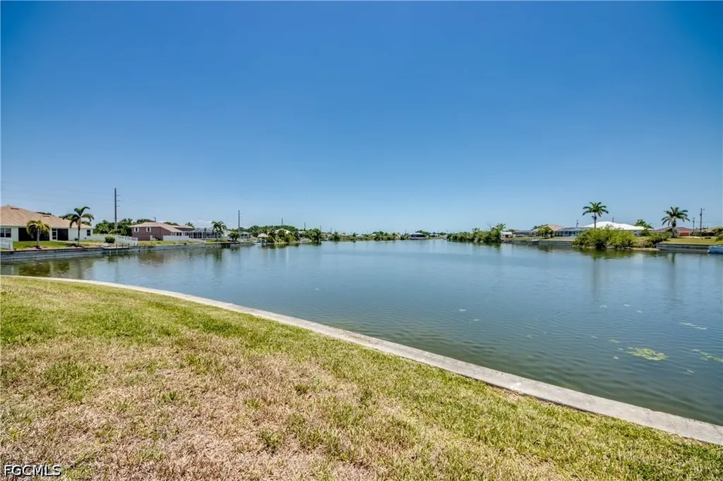 2319 NE 19th Street Cape Coral FL 33909