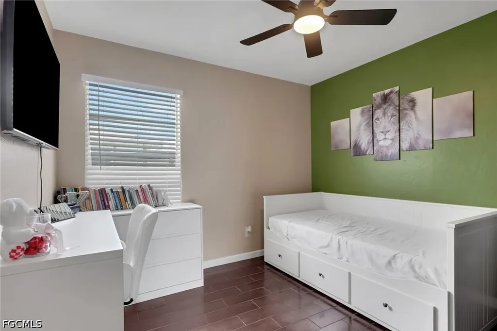621 SW 29th Terrace Cape Coral FL 33914