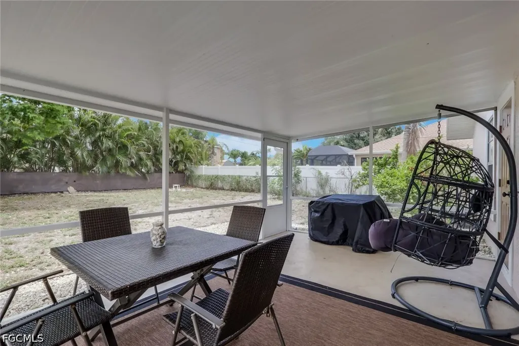 621 SW 29th Terrace Cape Coral FL 33914