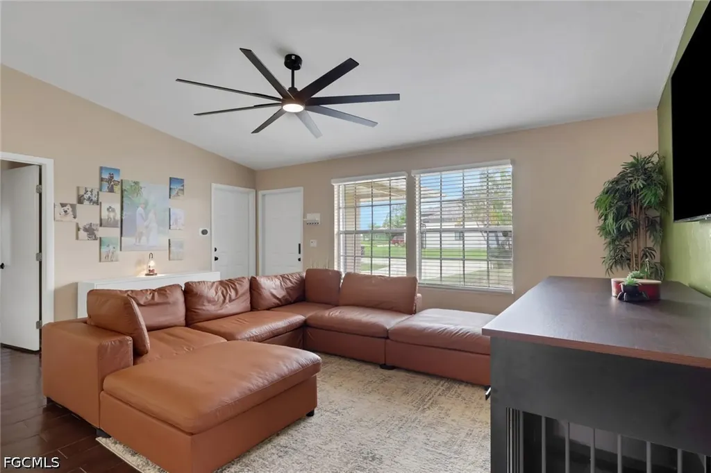 621 SW 29th Terrace Cape Coral FL 33914