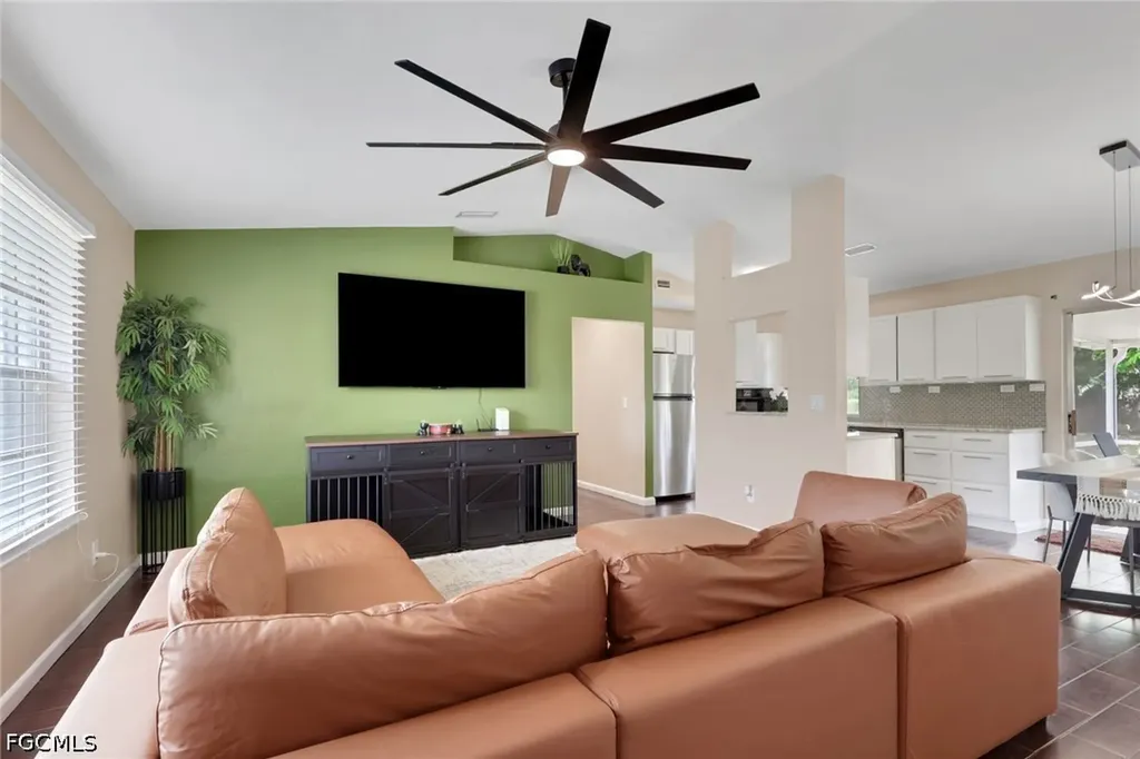 621 SW 29th Terrace Cape Coral FL 33914