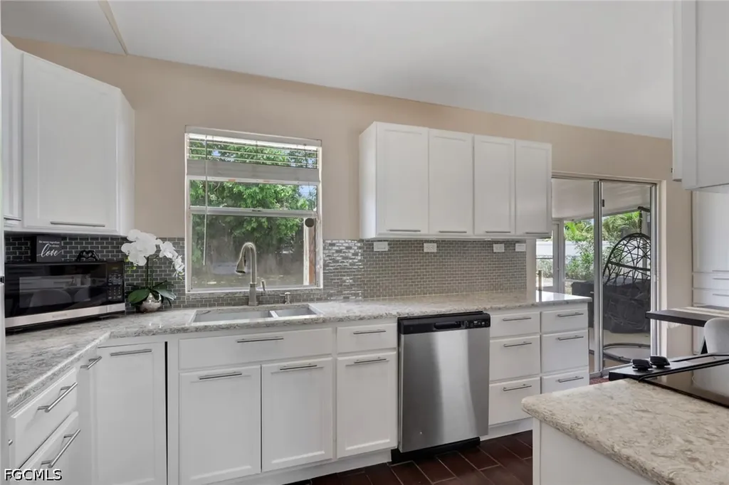621 SW 29th Terrace Cape Coral FL 33914