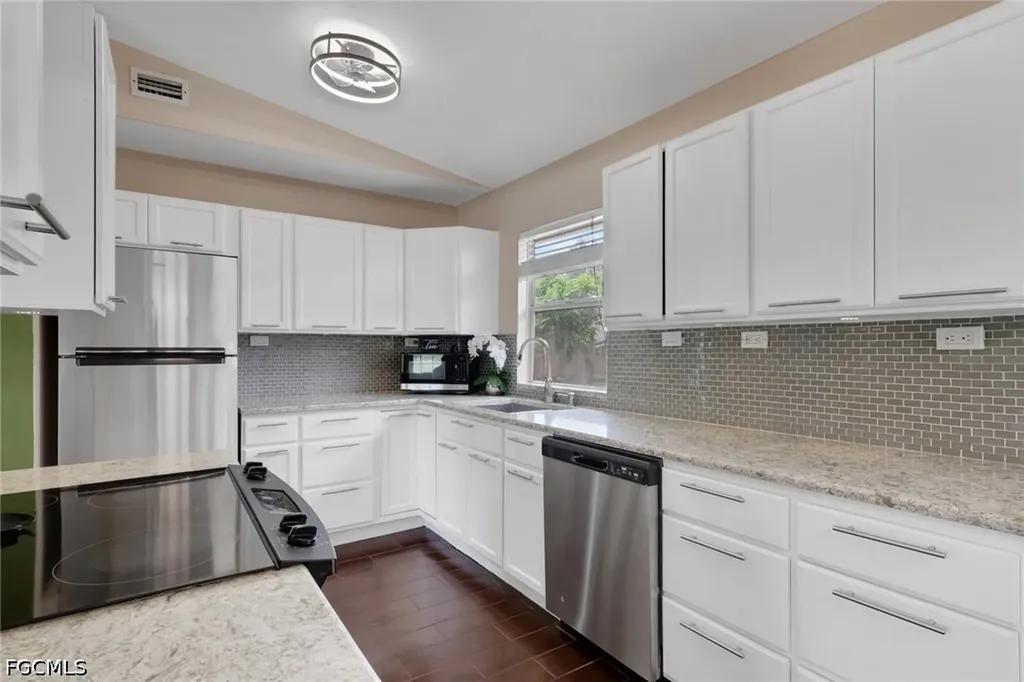 621 SW 29th Terrace Cape Coral FL 33914