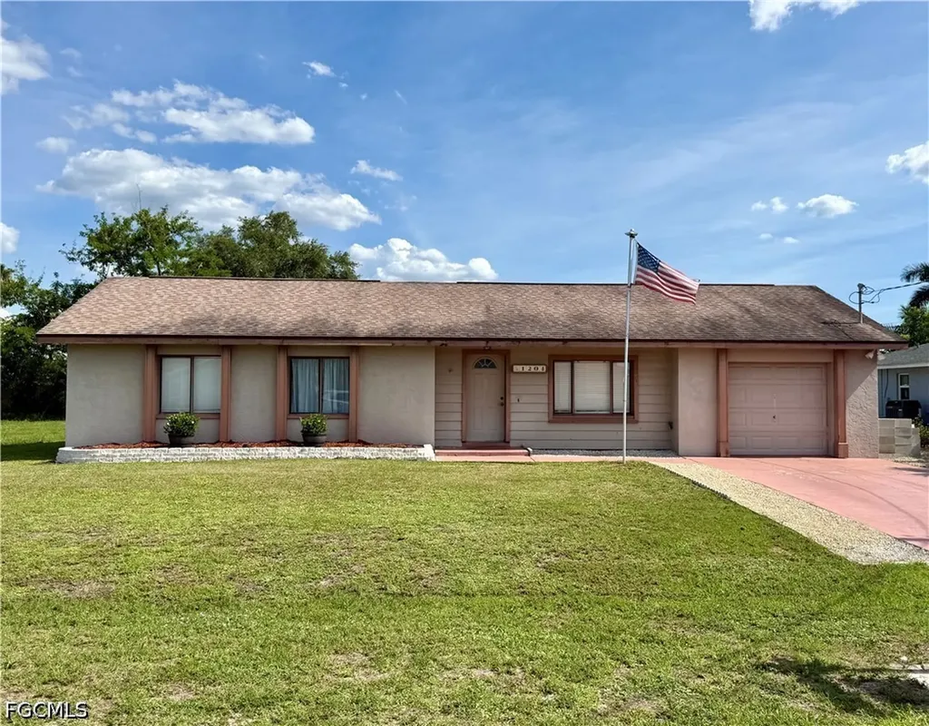 1204 SE 15th Street Cape Coral FL 33990