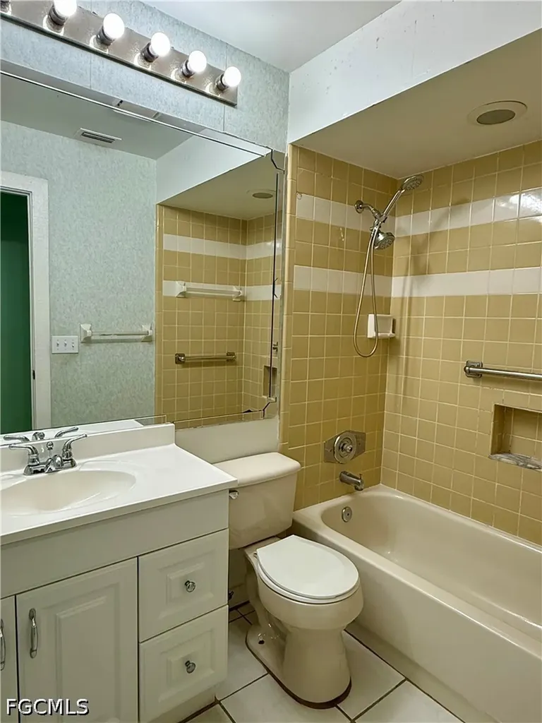 1204 SE 15th Street Cape Coral FL 33990