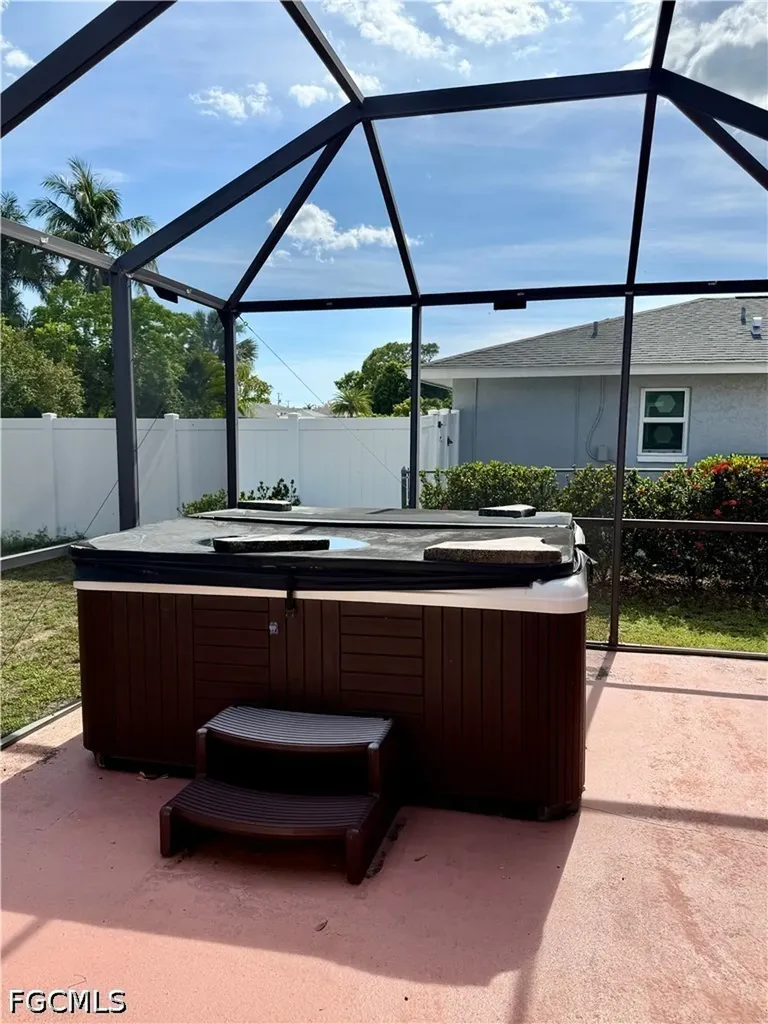 1204 SE 15th Street Cape Coral FL 33990
