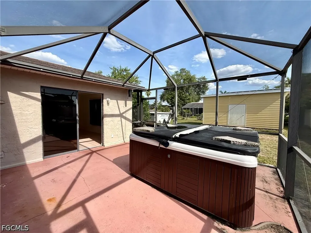 1204 SE 15th Street Cape Coral FL 33990