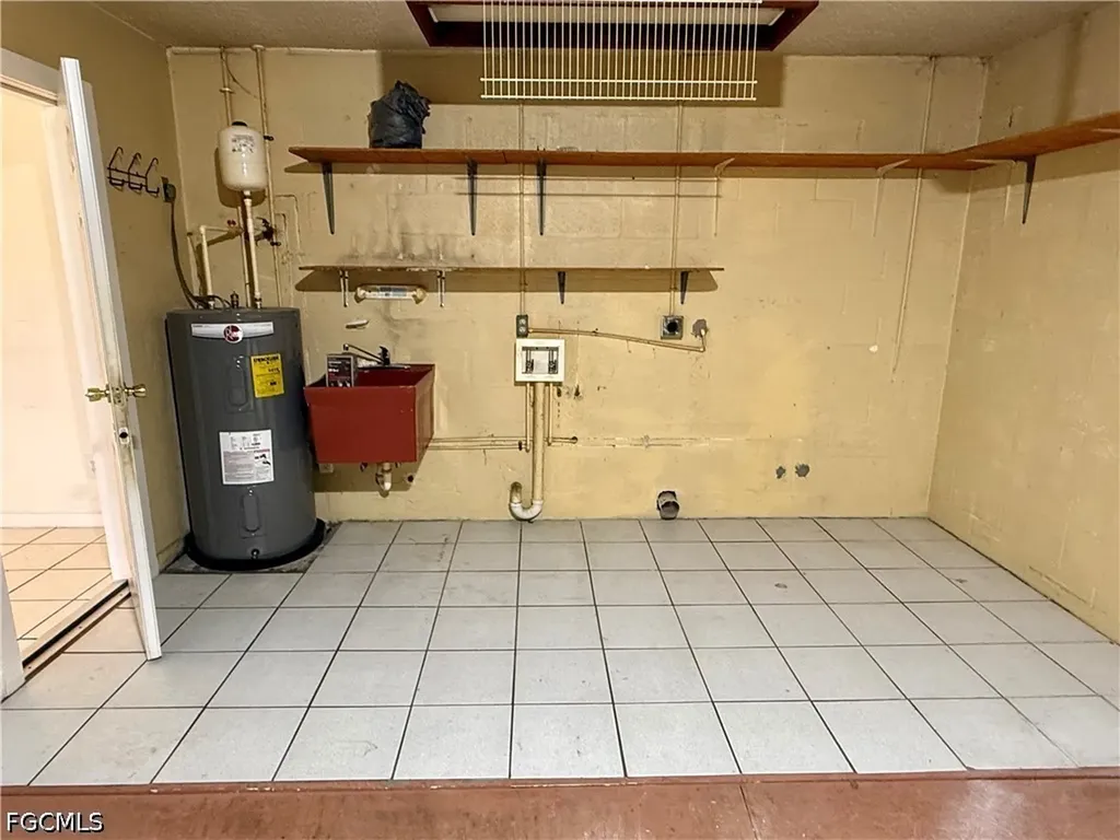 1204 SE 15th Street Cape Coral FL 33990