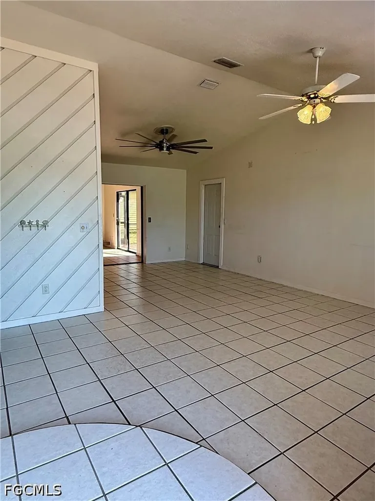 1204 SE 15th Street Cape Coral FL 33990
