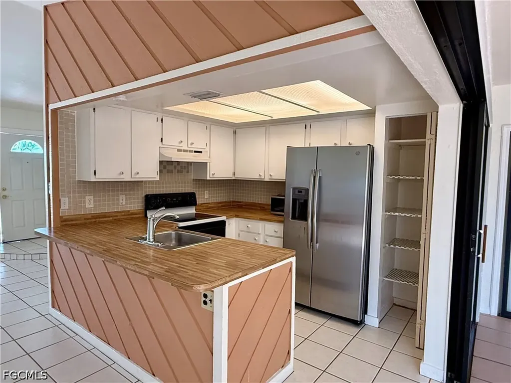 1204 SE 15th Street Cape Coral FL 33990