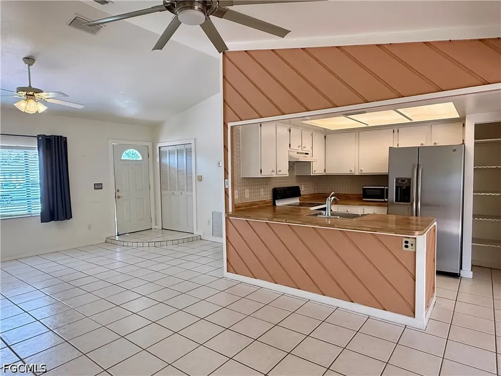 1204 SE 15th Street Cape Coral FL 33990