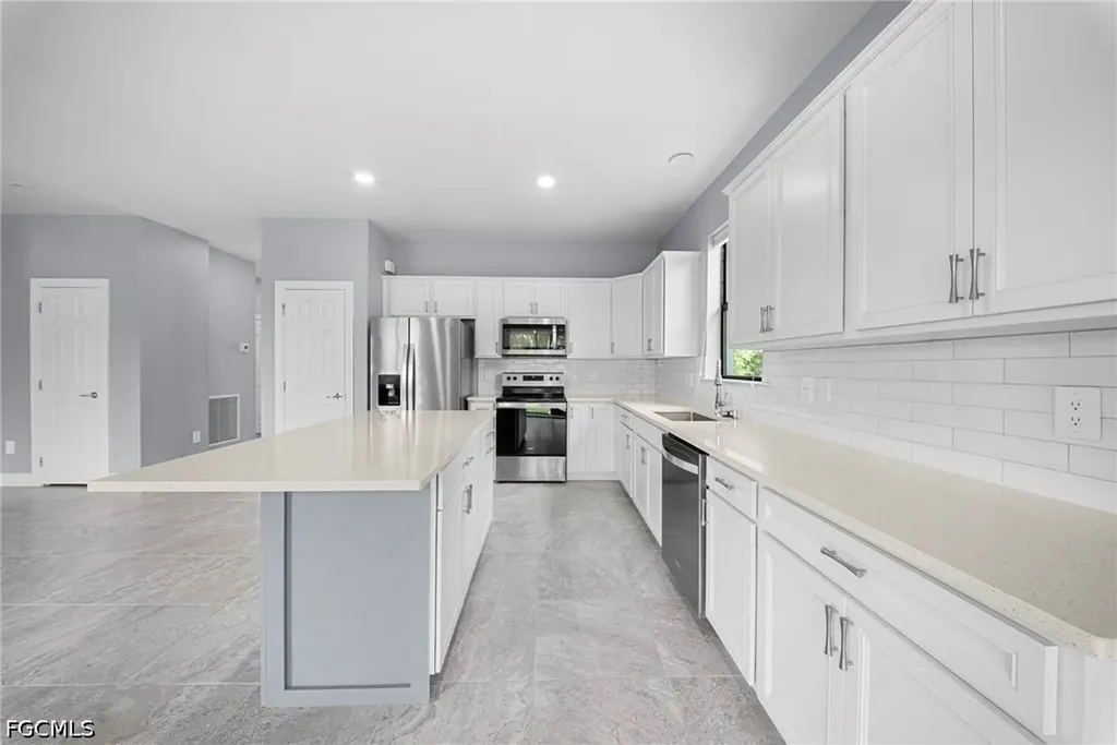 3685 E Hampton Circle Alva FL 33920