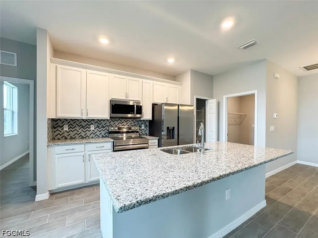 512 NW 25th Avenue Cape Coral FL 33993