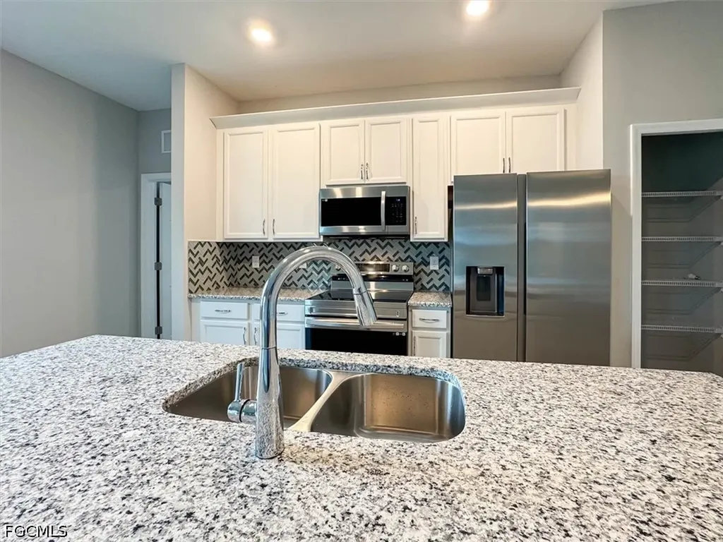 512 NW 25th Avenue Cape Coral FL 33993